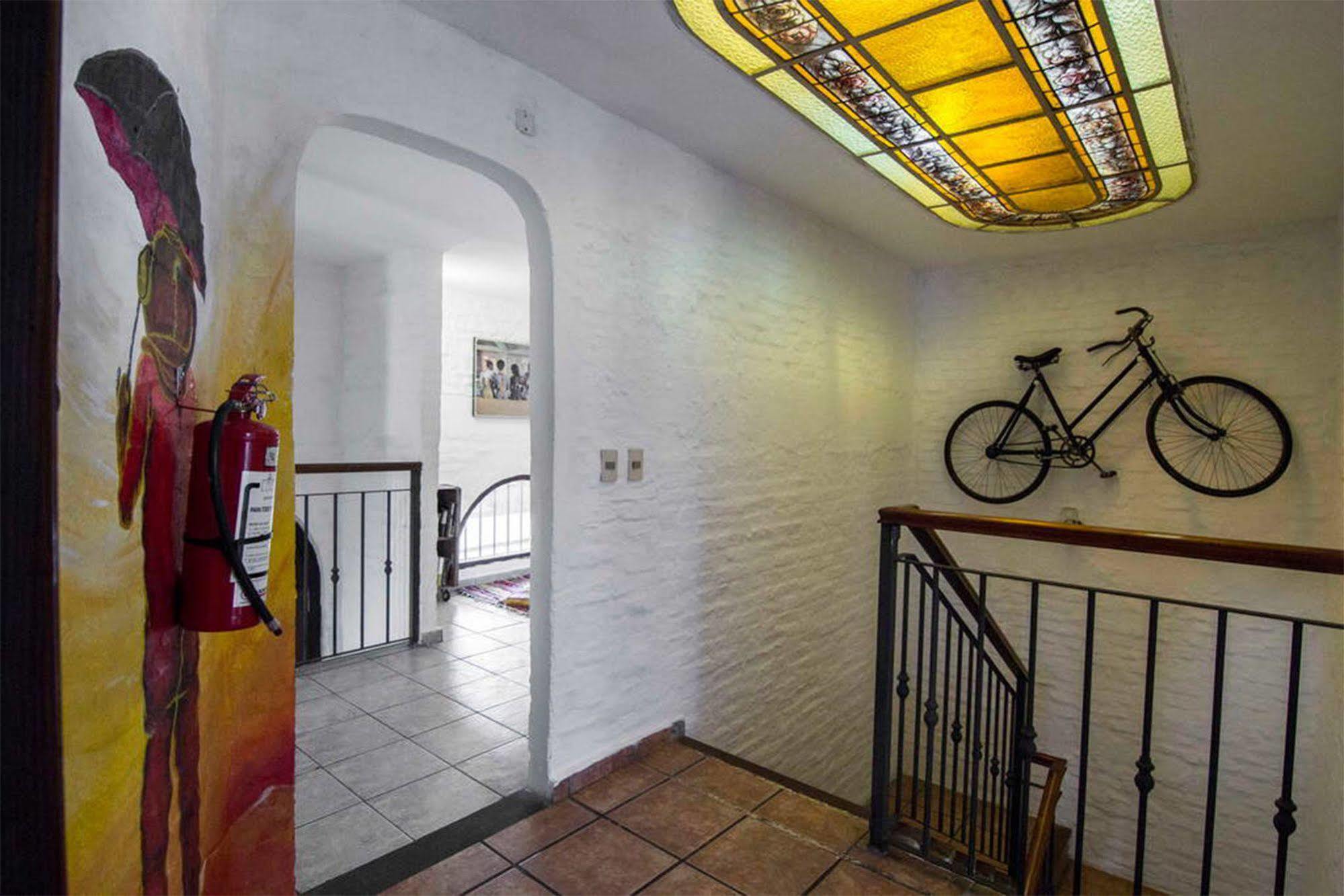 Mediomundo Hostel Montevideo Exterior foto